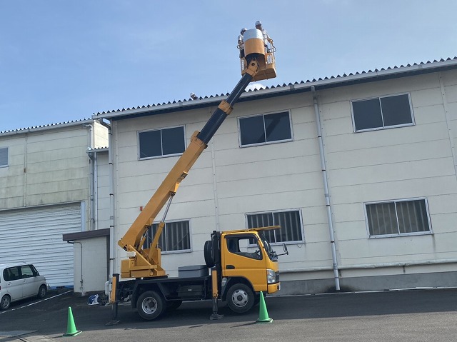 桜川市で高所作業車を使用して折板屋根を点検