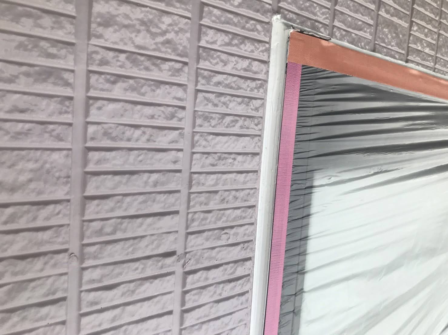 開口部の目地シール打設が完了