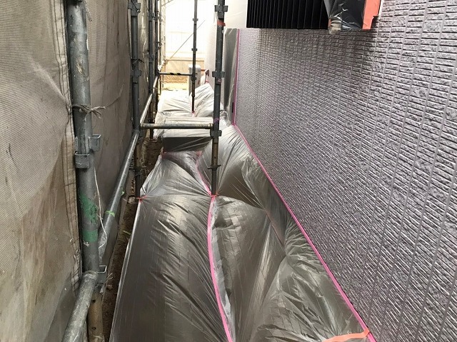 ビニール材で足元養生