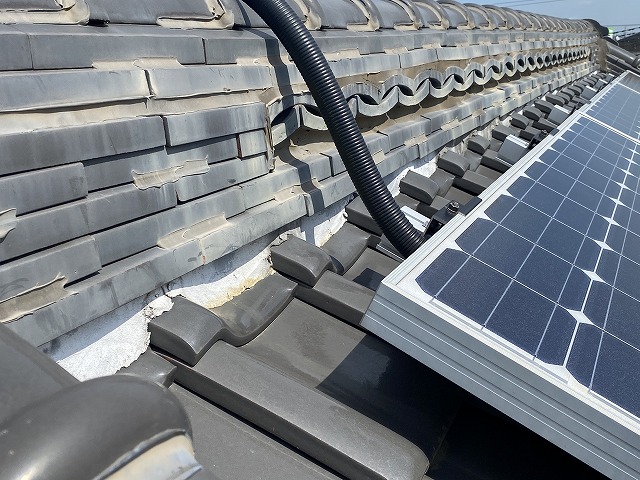 八段積みの立派な大棟