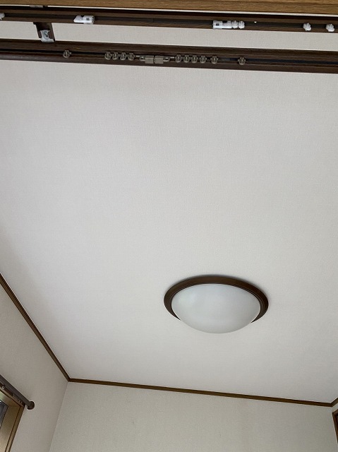 綺麗に仕上がった洋室天井