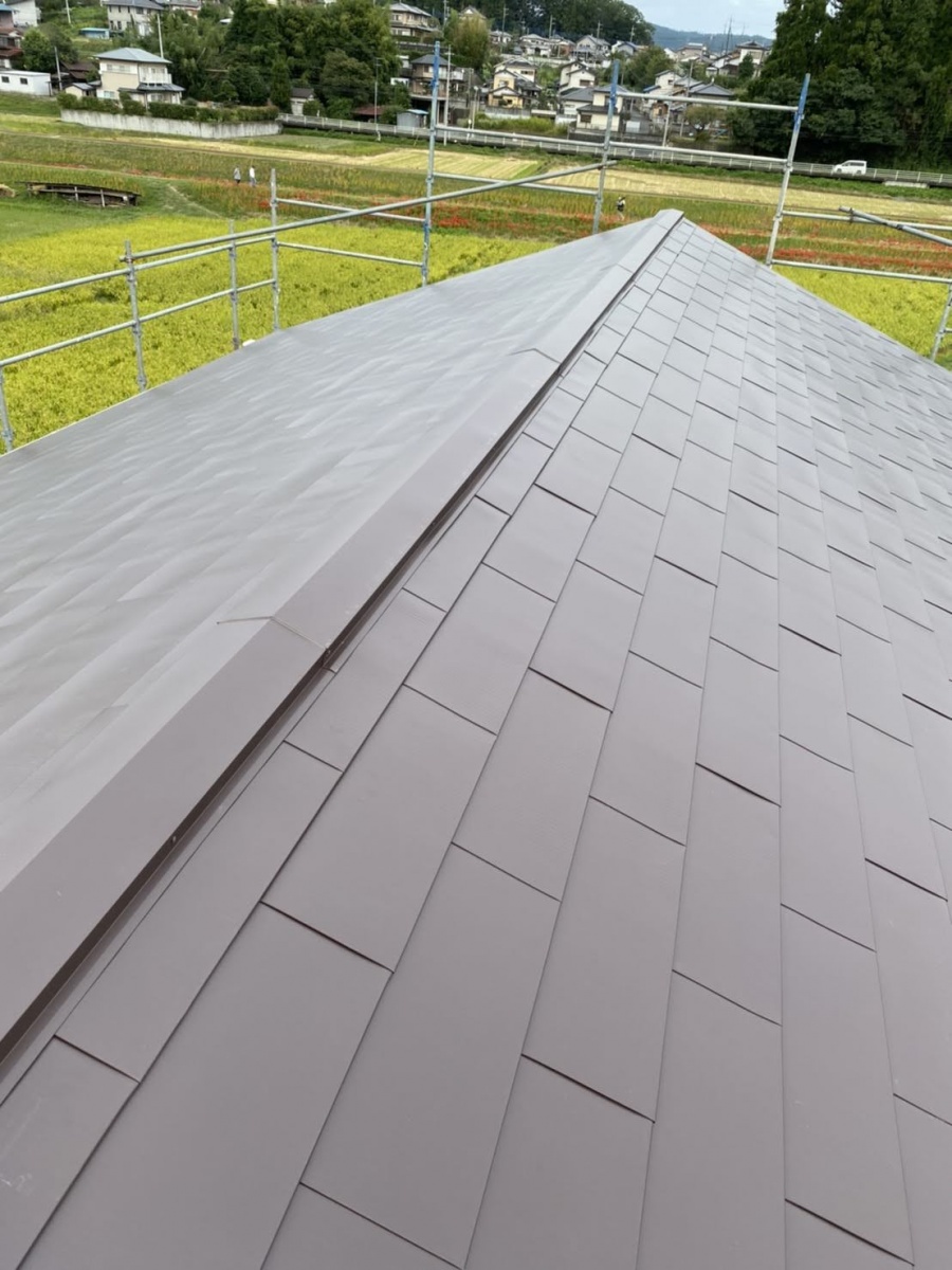 カバー工法での屋根の葺き替え工事が完了