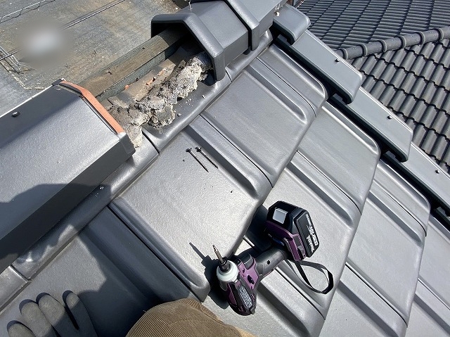 極端に足りない棟漆喰の調査終了