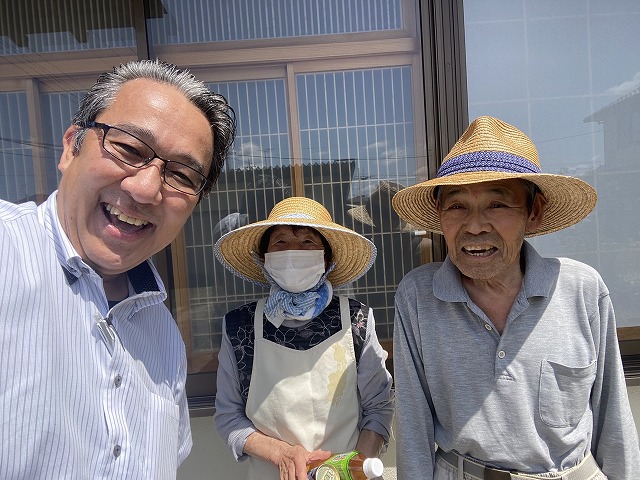 街の屋根やさんのスタッフとお依頼頂いたお客様