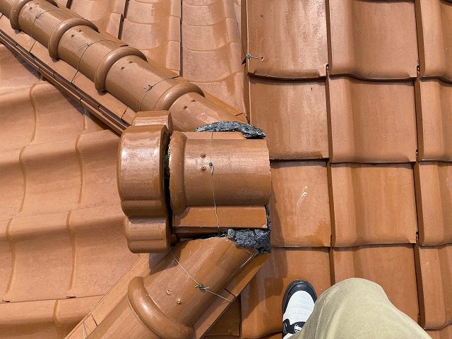 棟漆喰の三つ又部