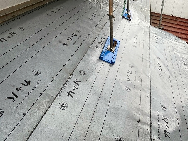 防水シートは改質アスファルトルーフィングを使用