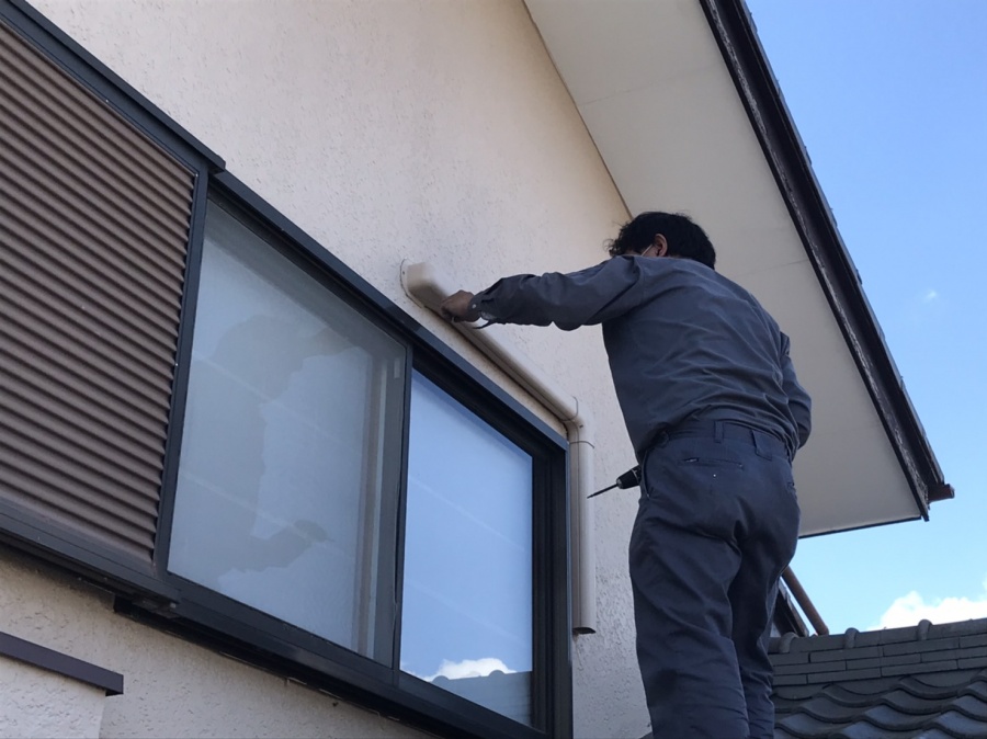 石岡市でエアコン撤去後の穴塞ぎ完了の画像