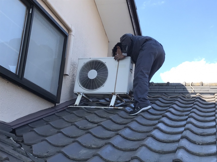 石岡市でエアコン室外機を屋根から下ろすのに必要なロープ