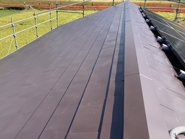 スレート屋根カバー工法施工後