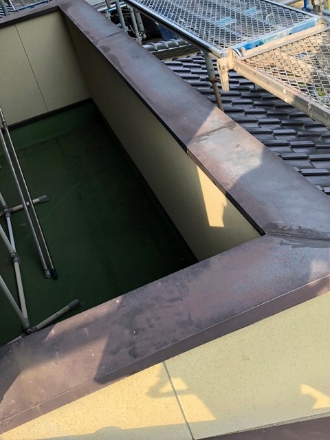 施工前の茨城町のベランダ笠木