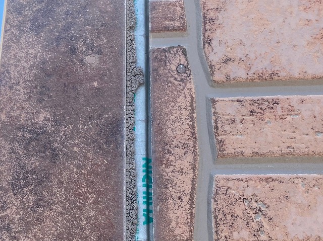 目地シールが劣化して無くなっている