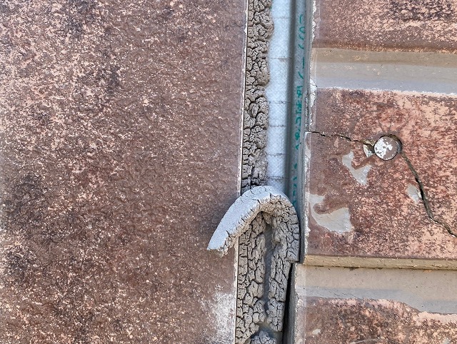 サイディング目地の経年劣化