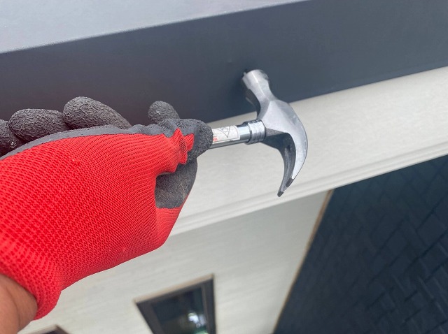 片棟板金の釘抜けを再打設