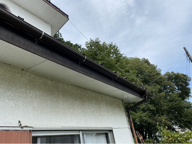 半丸雨樋での軒樋交換を行った現場