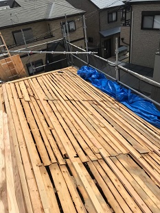 屋根下地作業