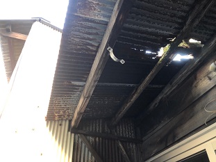 劣化した屋根下地