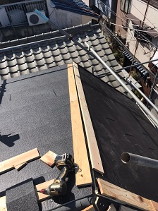 屋根重ね葺き工事