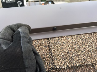 棟板金ビス固定