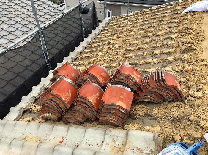 地瓦めくり撤去作業