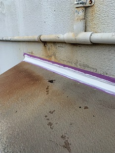 窓際コーキング