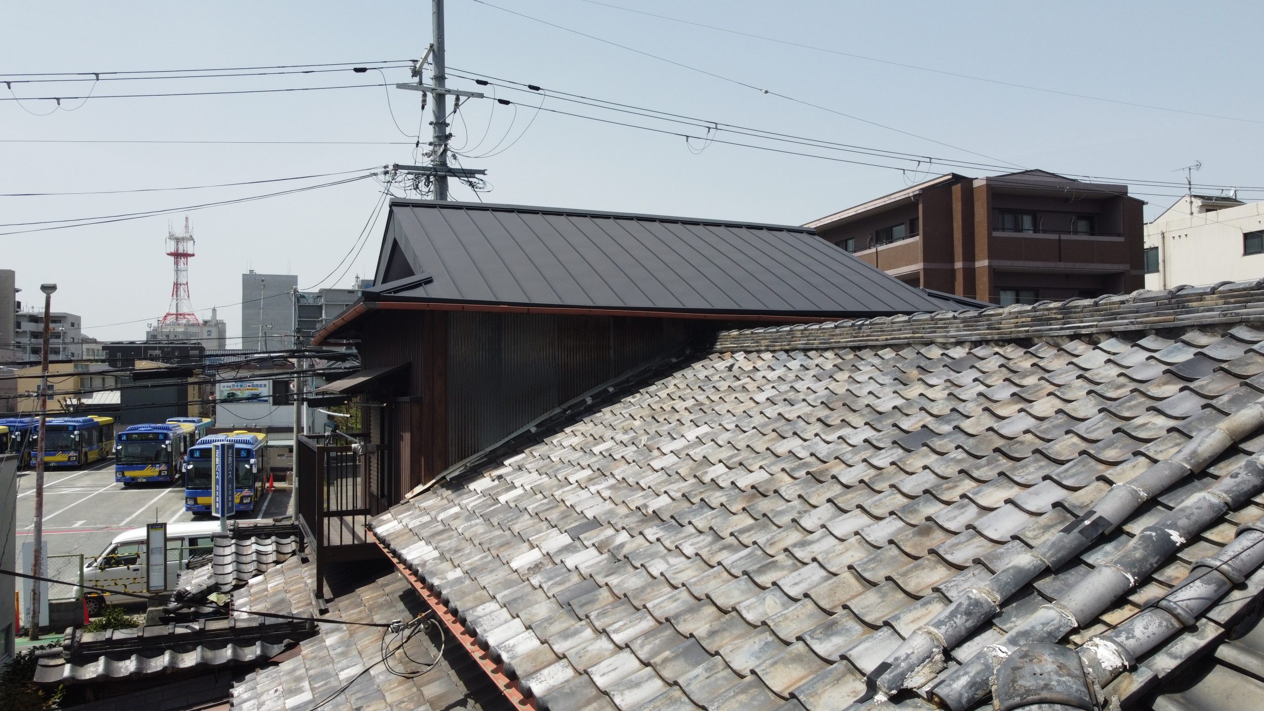 裏の屋根のように立平葺きにしたいという希望