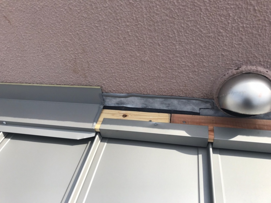 マンションの庇の雨漏り