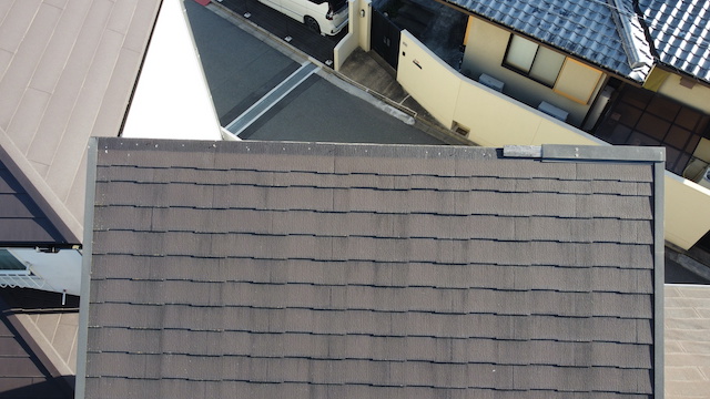 棟板金がなくなっていた