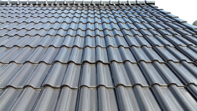 瓦屋根の雨漏り修理もおまかせ！