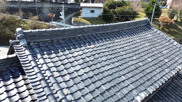 瓦が使用された戸建て住宅