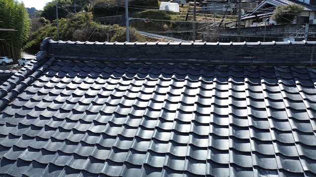 築年数が経過した住宅屋根