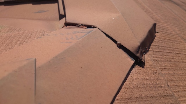 訪問営業に指摘された棟板金