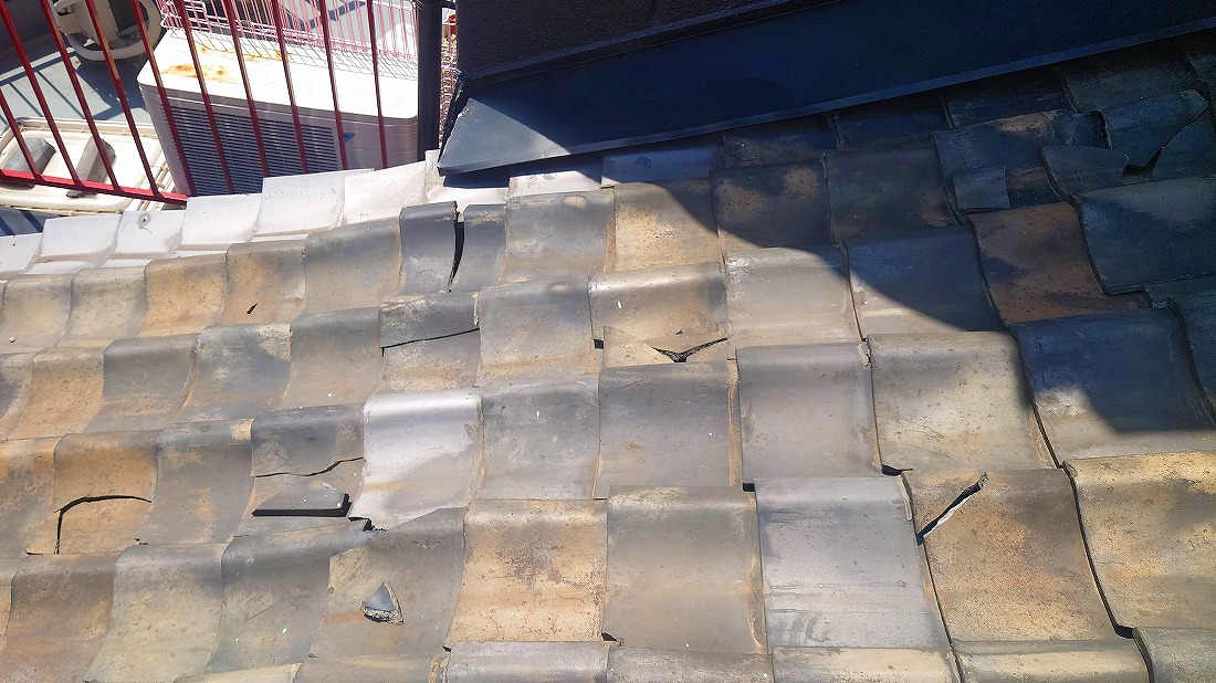 施工不良による瓦ズレ