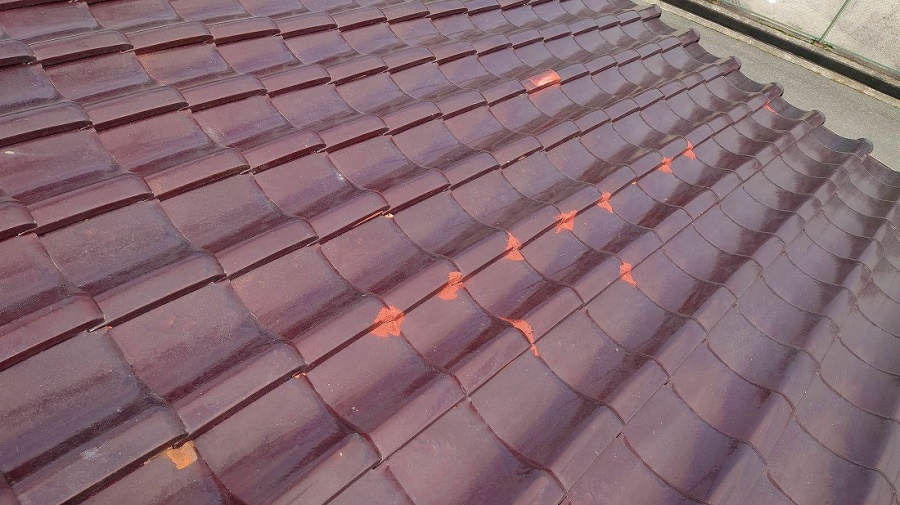 釉薬瓦の目欠け