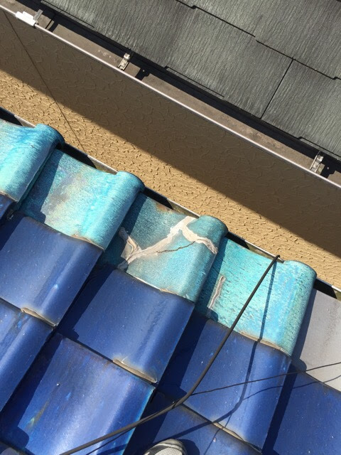 京都市南区の瓦屋根・隙間をすべて塞いでしまった間違ったラバーロック工法