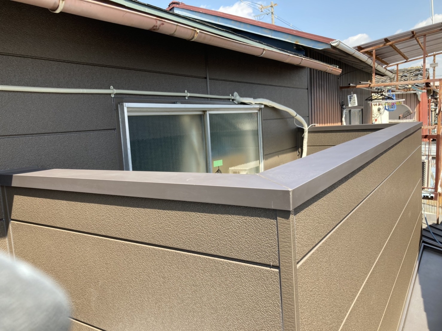 ベランダ笠木の取り付け工事