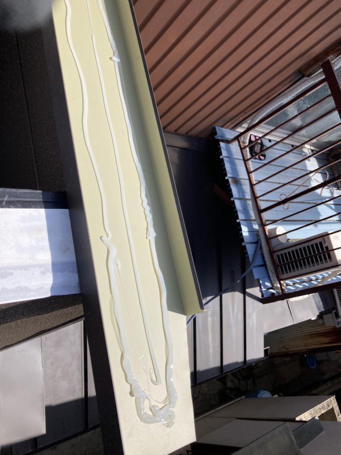 ベランダ笠木の取り付け工事