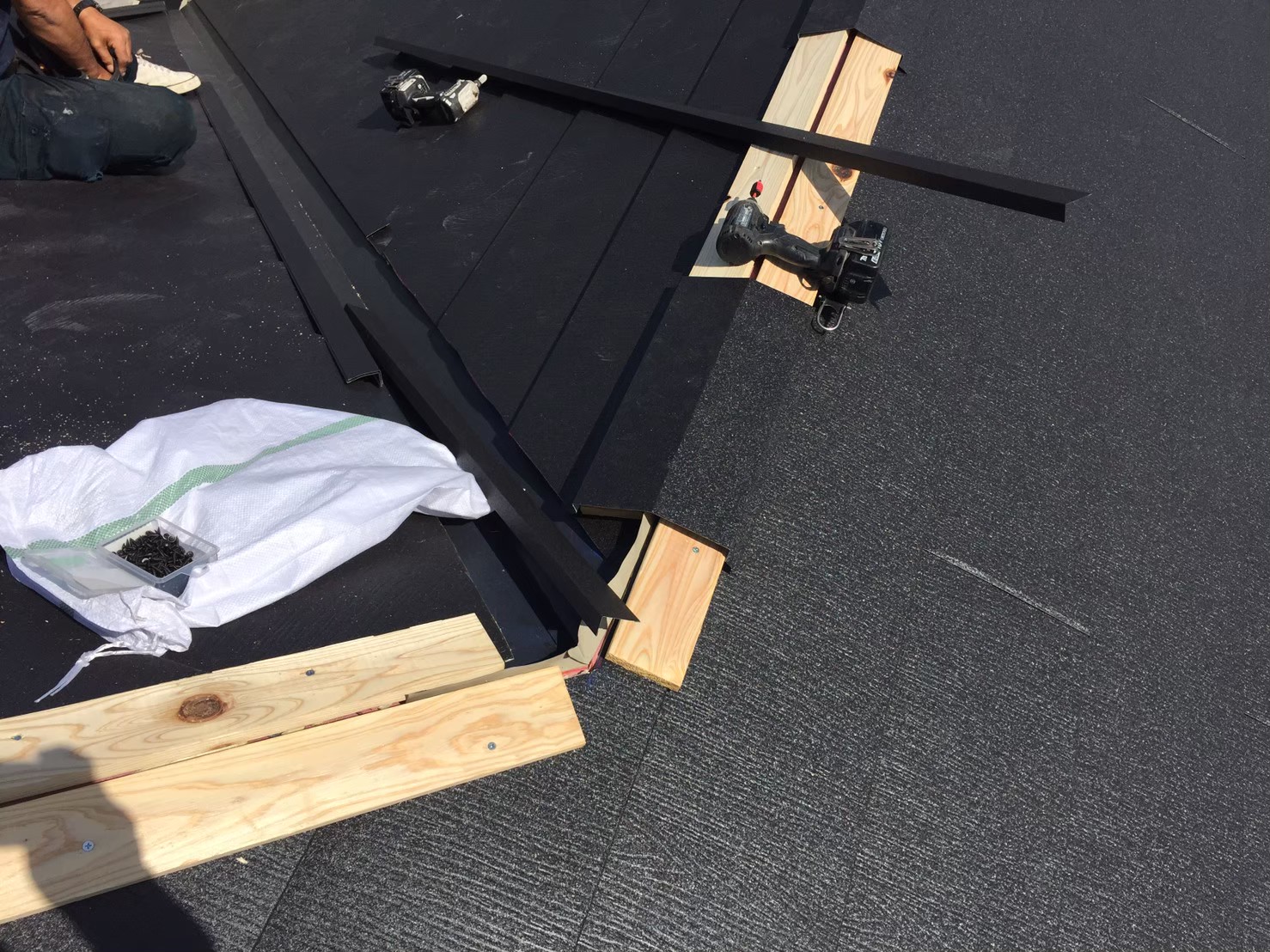 コロニアルからスーパーガルテクトカバー工事