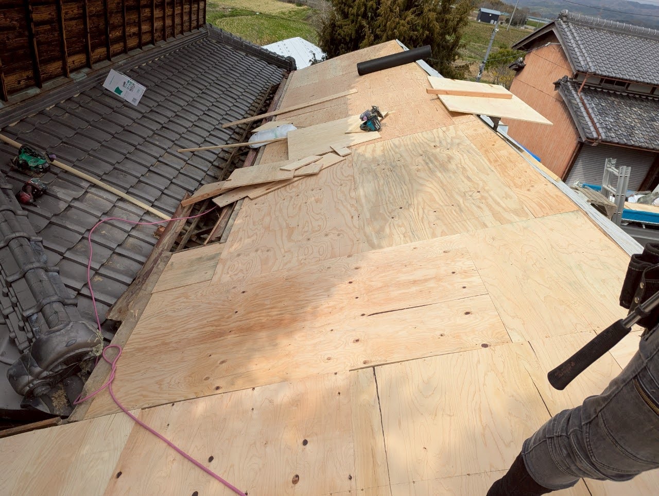 構造用合板を重ね貼り