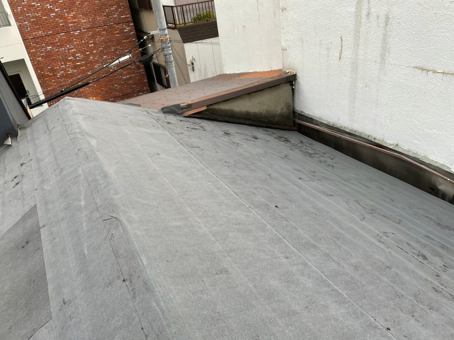 カバー工法粘着ルーフィング