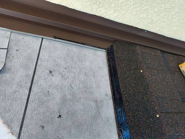 リッジウェイと壁の取り合い