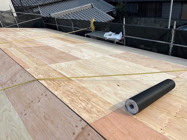 下地を生成した屋根の様子