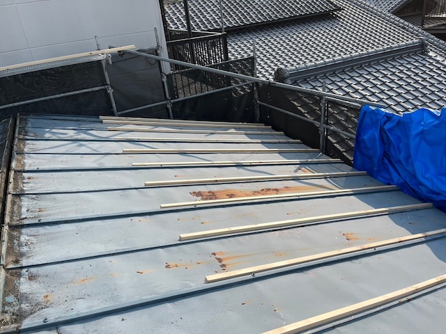 瓦棒屋根の下地を作成