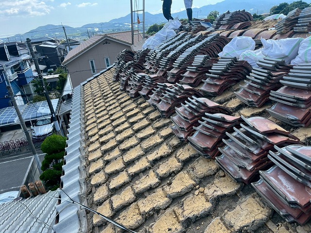 瓦の撤去