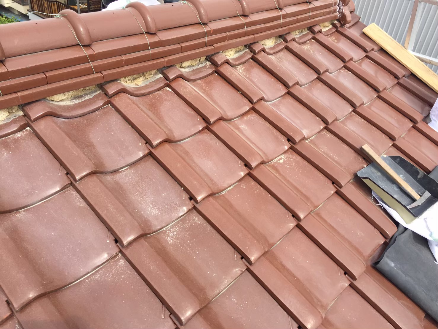 漆喰詰め直しとラバーロック工法