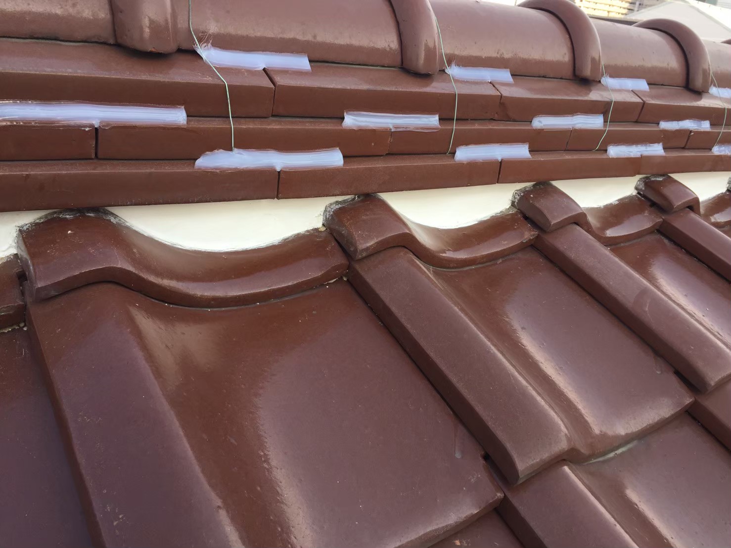 漆喰詰め直しとラバーロック工法