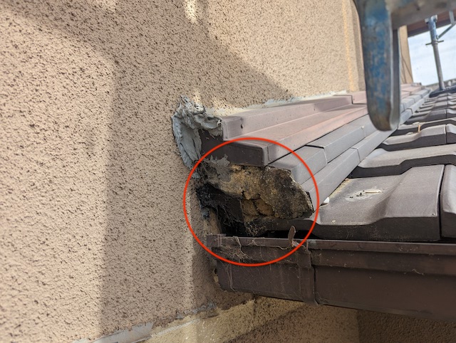 しっくいの剥がれ