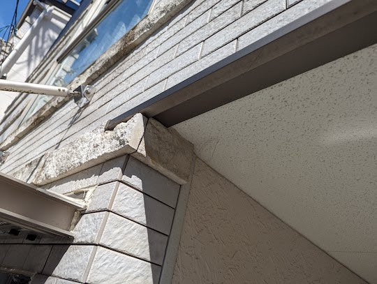 ガレージ上に水切りも怪しい