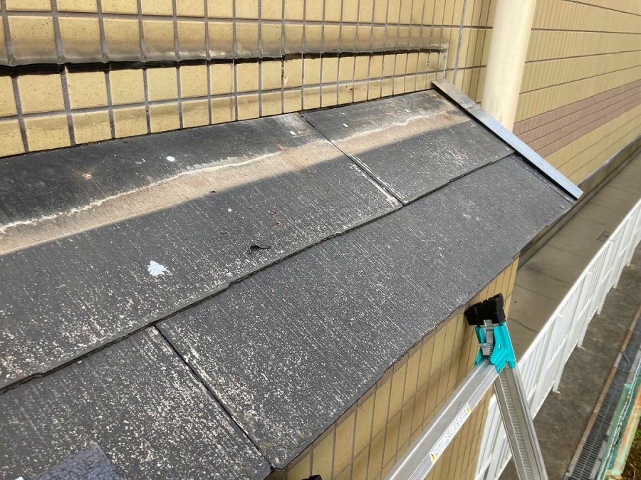 劣化したカラーベスト庇