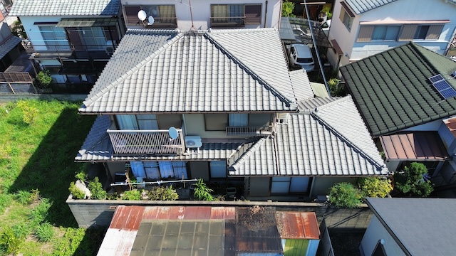 ドローンを用いて屋根の現地調査