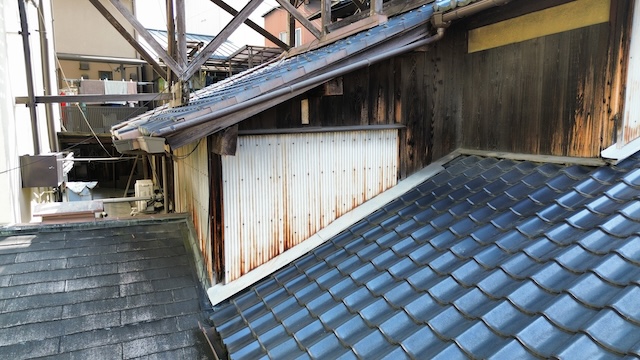 破風板の修理も承ってます